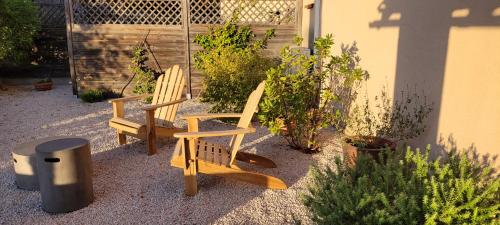 tuin, Villa 4 Etoiles Climatisée, Piscine, Parking (Villa 4 Etoiles Climatisee, Piscine, Parking) in Le Mouranier