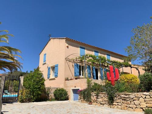 Buitenkant, Villa 4 Etoiles Climatisée, Piscine, Parking (Villa 4 Etoiles Climatisee, Piscine, Parking) in Le Mouranier