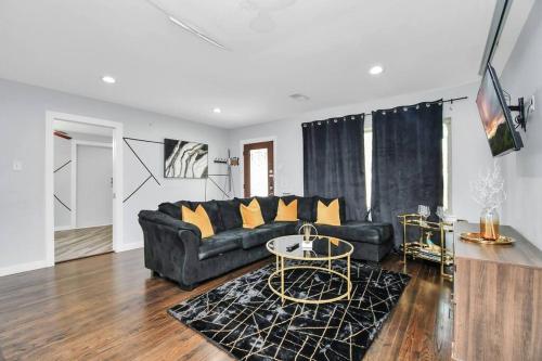 5 Beds Cozy Urban Escape near Downtwn HTX in Houston, USA