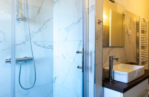 淋浴間, City center apartment Azura Vista in 波雷奇市中心