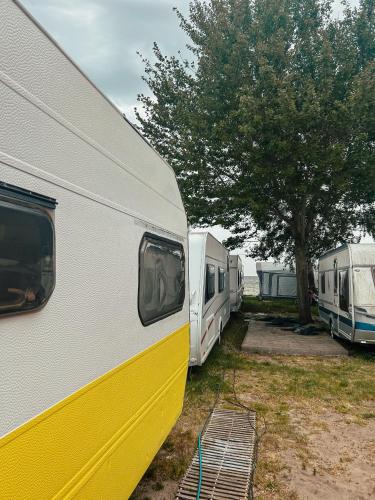1 double bed, 2 twin beds