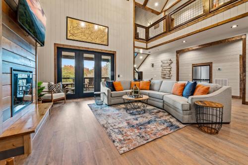 Splash Villa By Stony Brook Cabins in Pigeon Forge (TN)