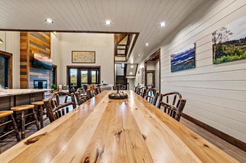 Splash Villa By Stony Brook Cabins in Pigeon Forge (TN)