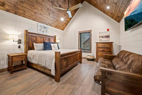 Splash Villa By Stony Brook Cabins in Pigeon Forge (TN)