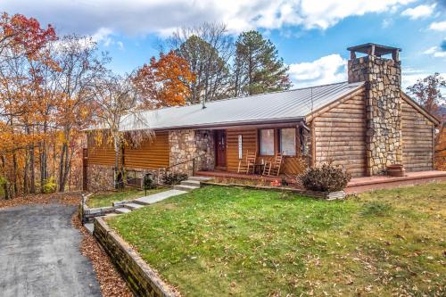 Farmhouse By Stony Brook Cabins in Sevierville, USA