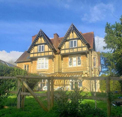 Lovely 3 Bed Condo