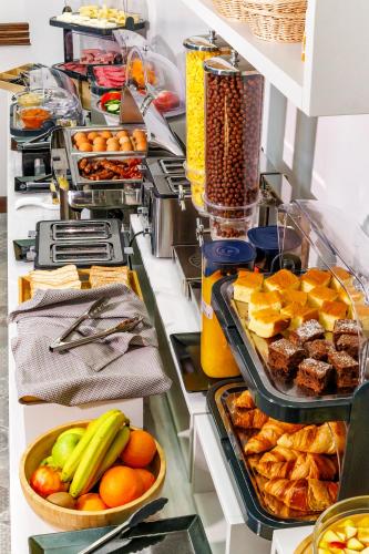 อาหารและเครื่องดื่ม, La Strada Boutique Villa in พิเตสตี