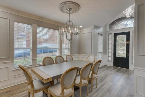 Illuminous Home Private Pool 4 min Walk to Lake in Rowlett, USA