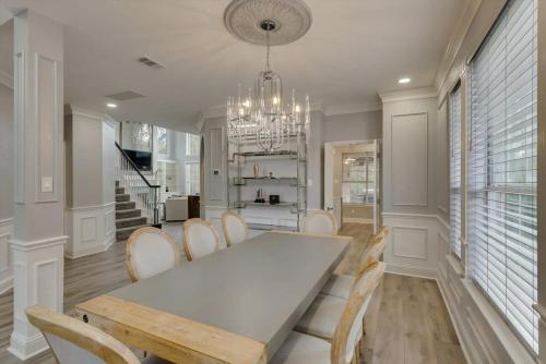 Illuminous Home Private Pool 4 min Walk to Lake in Rowlett, USA