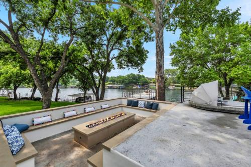 Palm Paradise on Lake LBJ with Concierge Services in Burnet, USA