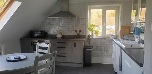 Lovely 3 bed condo in Рейгейт