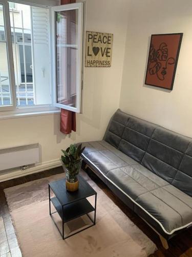 Studio chaleureux Paris 20 ème! - Location saisonnière - Paris