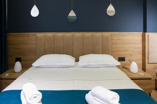 Superior One-Bedroom Apartment with Balcony image 1