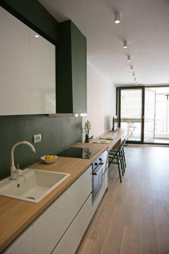 Elegant living in the heart of Tirana, Tirana (photo 10)