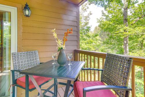 Charming Fox Den Cabin in Whittier with Hot Tub! - image 10