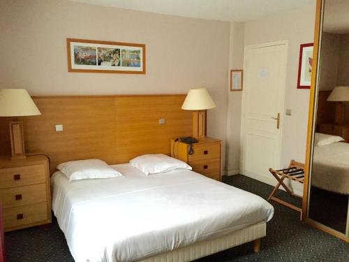 Hotel de Normandie - image 13