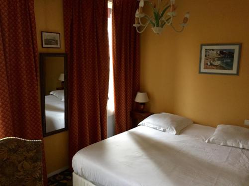 Hotel de Normandie - image 8