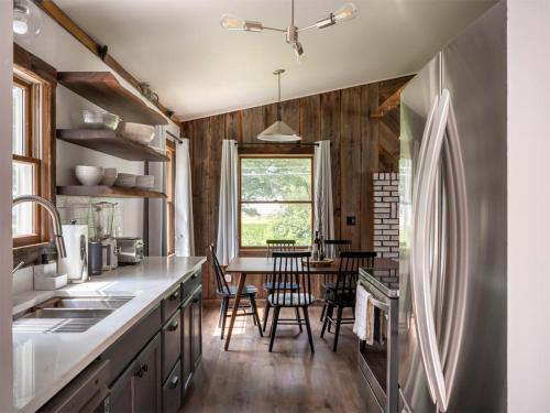 Hunter Mountain View Cabin by Summer in Lanesville, USA