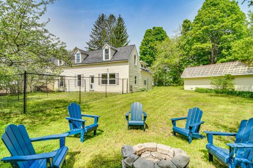 Charming Wilton Vacation Rental with Fire Pit