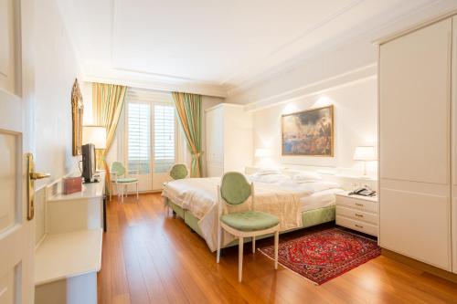 room detail thumbnail 1