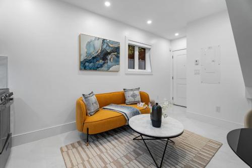 Brand New 2 Bedroom Point Grey Getaway in Vancouver, Canada