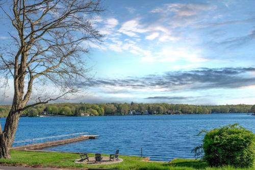 Lakeside Retreat