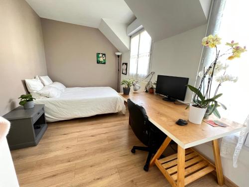 Chambre Lumineuse à 2 min de la gare de Massy-Palaiseau - Pension de famille - Massy