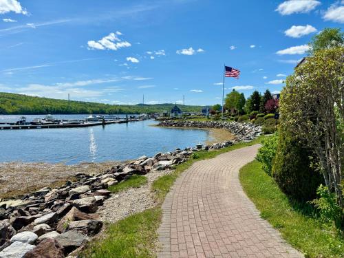 A környék, Fort Knox Inn in Bucksport