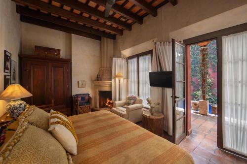 King Double Room image 3
