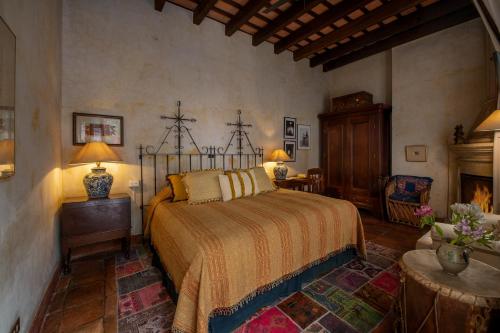 King Double Room image 5