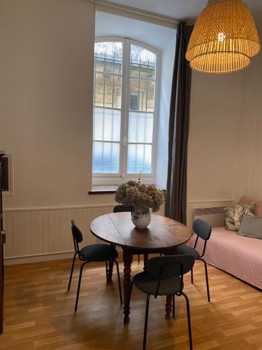 Grand studio style bordelais dans le triangle d'or, Bordeaux (Foto 7)