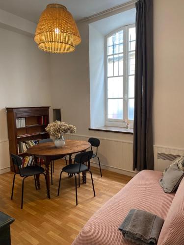 Grand studio style bordelais dans le triangle d'or, Bordeaux (Foto 9)