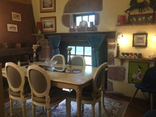 Luxe,piscine,jacuzzi,moulin historique en pierres entierement renove in Ferrand