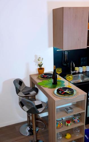 Blissful Escape in Palaiseau, 20 Mins de Paris in ปาแลโซ