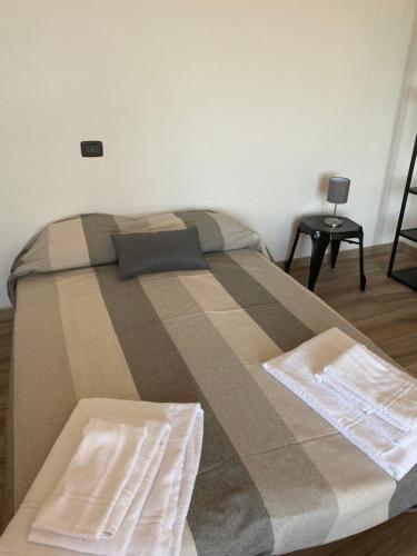 1 queen bed, 2 twin beds