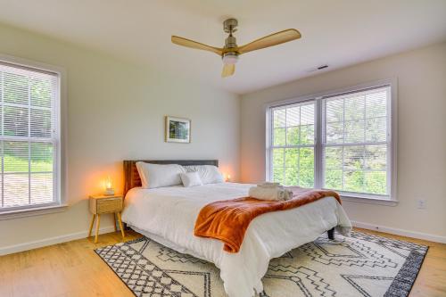 Timeless Hillsville Farmhouse: Blue Ridge Parkway! in Ararata (VA)