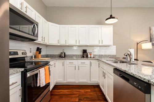 Historic CozySuites 4BR 2BA with modern touches! in Louisville, USA