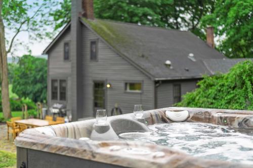 Renovated Historic Cottage by Summer in Pine Plains, USA
