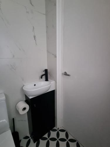 Victoria Lodgings London - image 6
