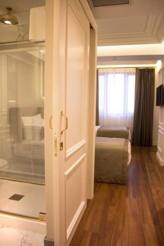 Superior Room image 3