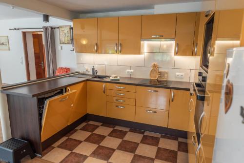 Konyha, Dům č. 28 (Dum c. 28) in Bystré