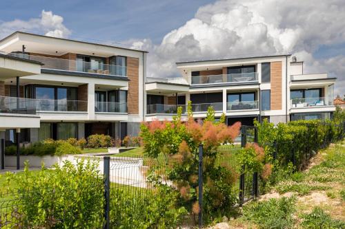 Lake Breeze apartman