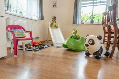 Gyermekklub, Dům č. 28 (Dum c. 28) in Bystré