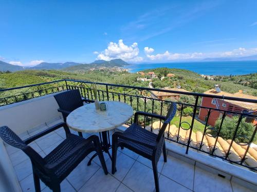 75 Steps Apartments, Mesongi