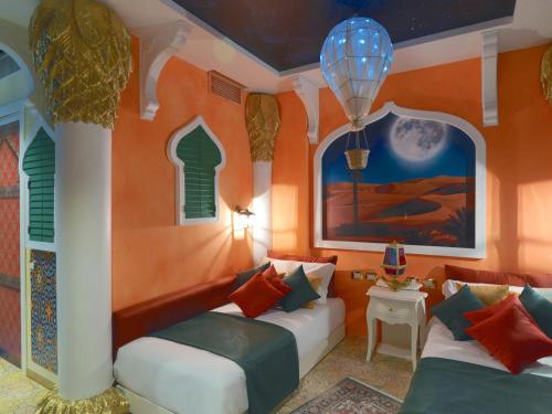 room detail thumbnail 1