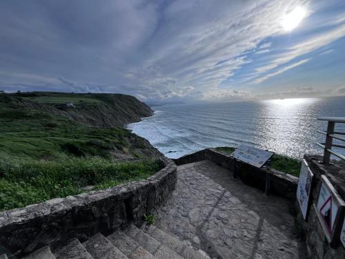 Apkārtne, Tu refugio junto al mar te espera in Barrika
