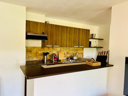 kuhinja, Paradise by the Lake Lugano in Brusino Arsizio