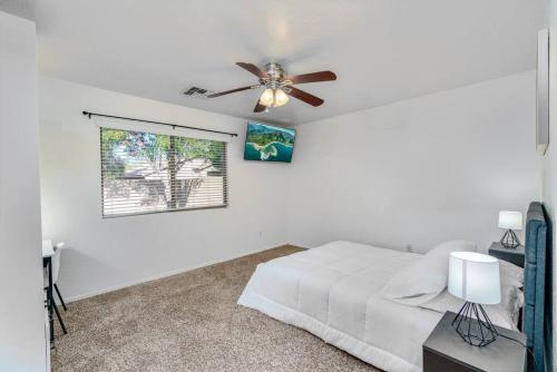 Great location near shopping & entertainment