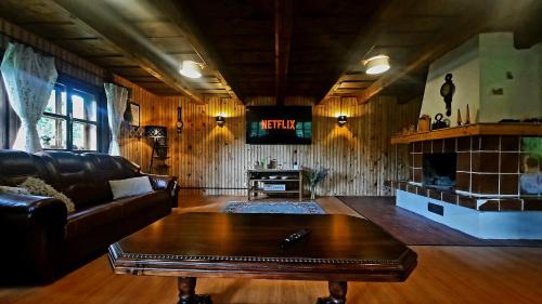 Koplietošanas atpūtas telpa ar TV, Chata Medzihradmi in Kvacany