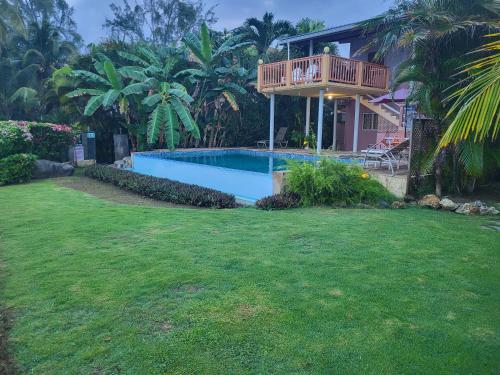 ทัศนียภาพภายนอกโรงแรม, On the Beach in แบล็กร็อค